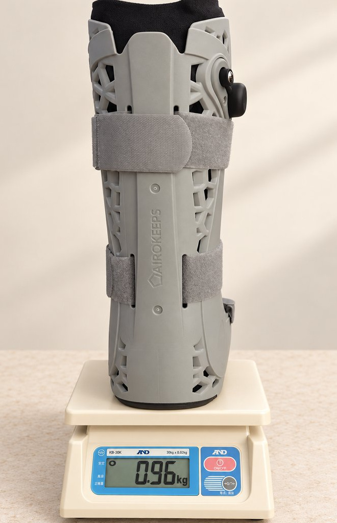 AIROKEEPS boot body measured on a precision scale at 0.96kg